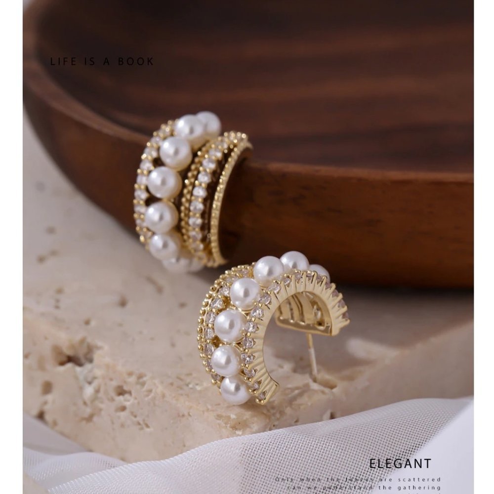 NEW 18K Gold Plated Pearl Diamond Hoop Earrings - Picture 4 of 7